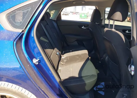 2019 Kia Forte S z USA, uszkodzony, nr VIN 3KPF34AD6KE041107